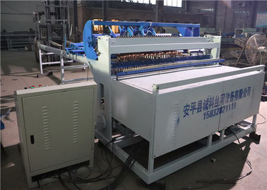 China automatischer Webstuhl 380V 50Hz 2.8T, galvanisierter Maschendraht, der Maschine einzäunt fournisseur